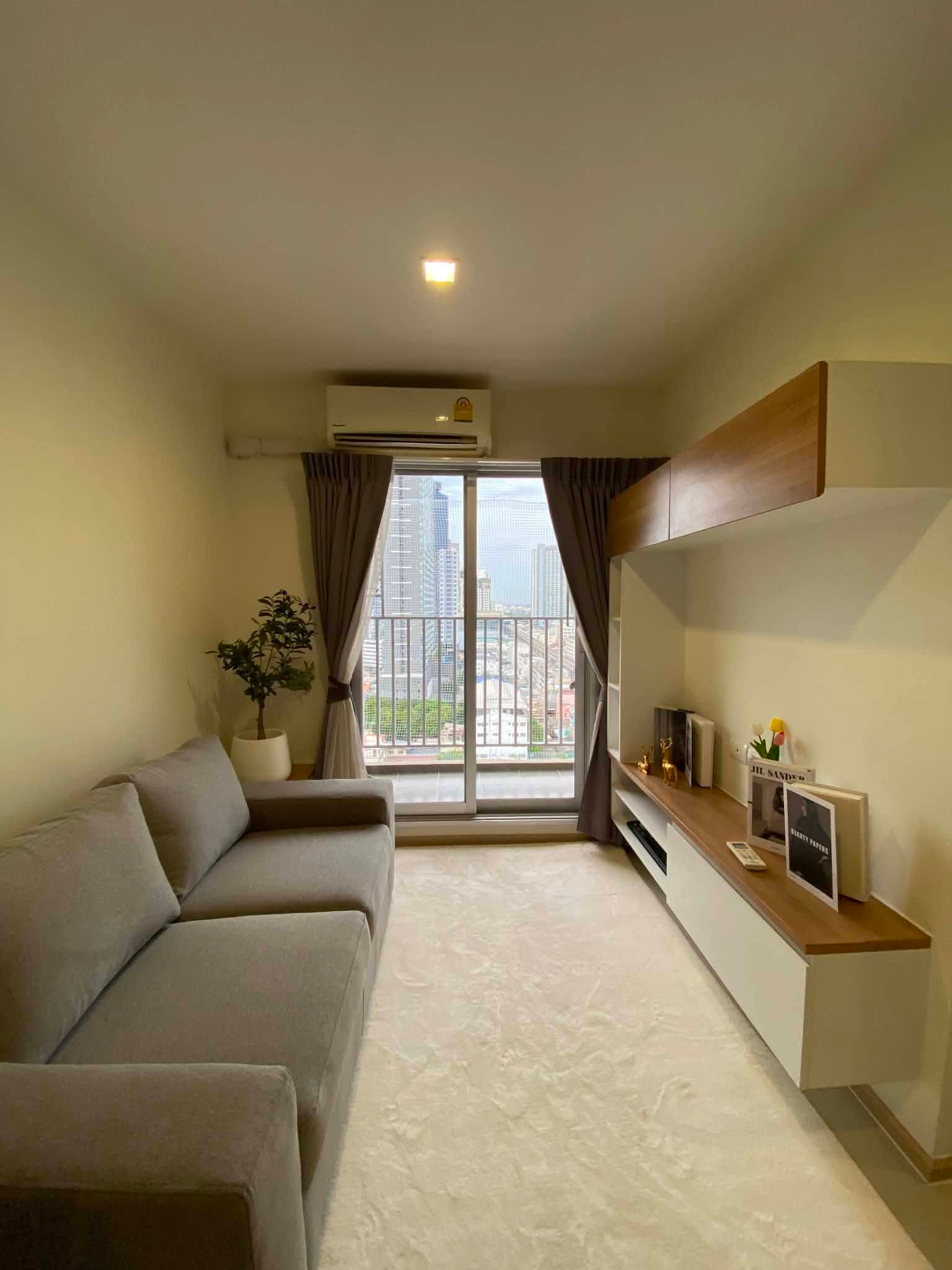 Best price in the project, beautiful room, Rich Park Taopoon. Hurry and contact Line: 0889656914
