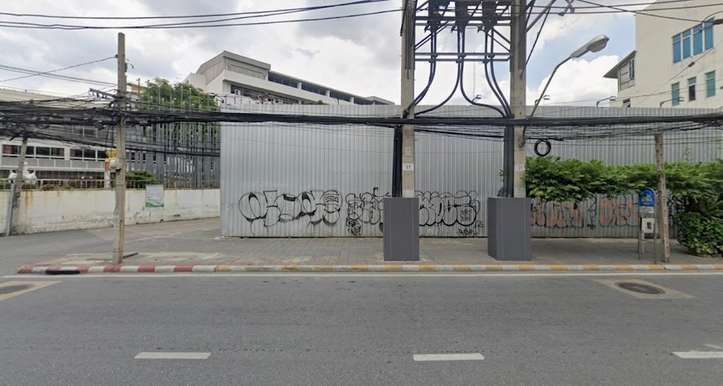 ขาย ที่ดินเปล่า เนื้อที่ 1-0-81 ไร่ ทำเล  ติดถนนดินแดง 