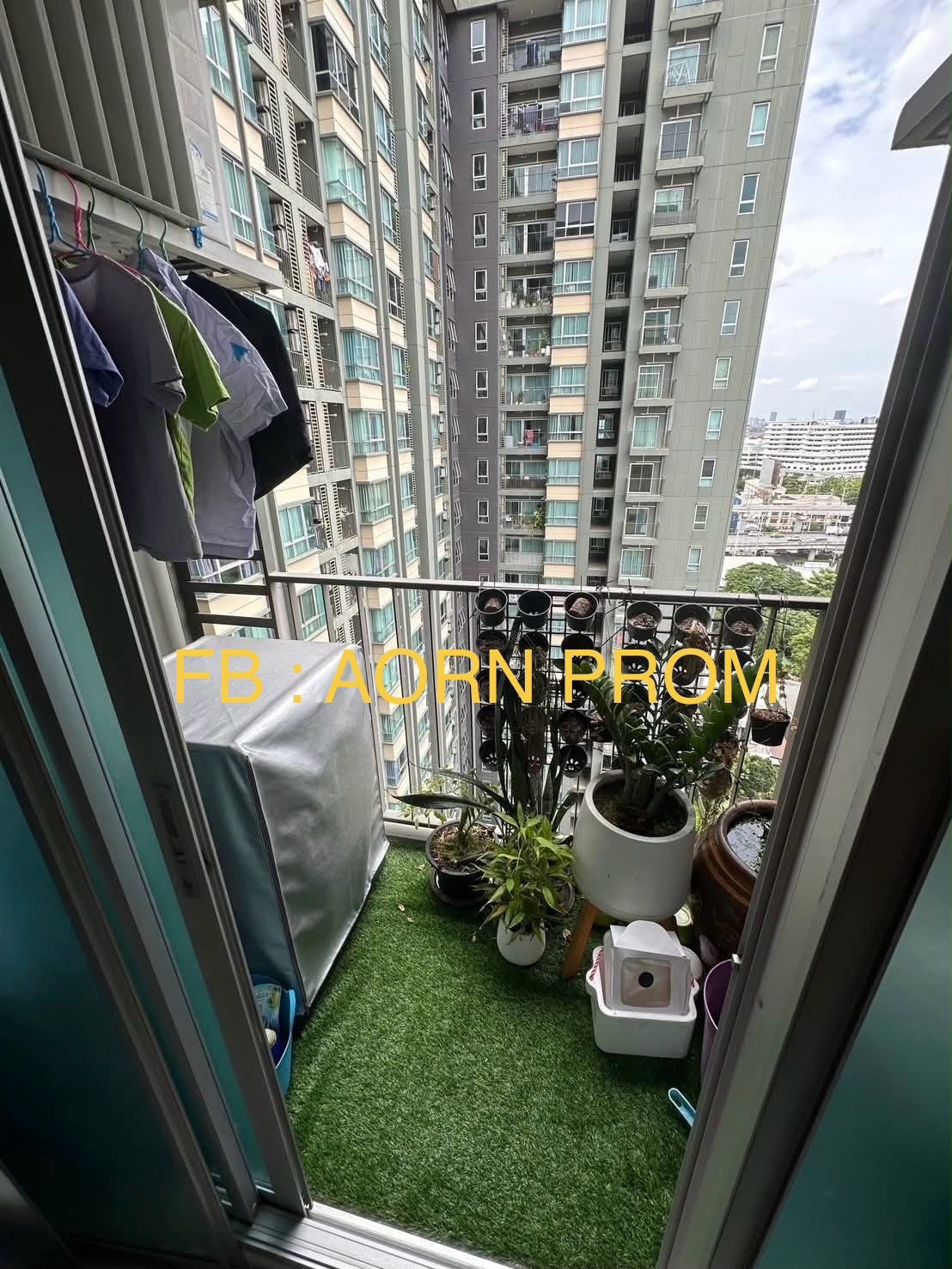 For sale, 2 bedrooms, 1 bathroom, U Delight Rattanathibet ((Condo U Delight Rattanathibet)) has 2 balconies, 2 views, very good position, facing east and north, the  is staying there himself. Never rented out