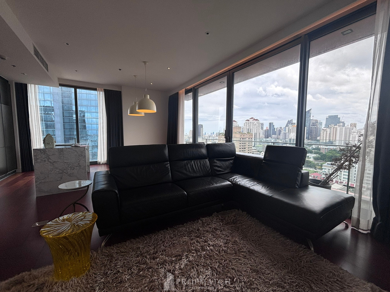 ✨Flash Deal ✨Khun by YOO (2Bed 2Bath 98SQM.) ready to move in! Only 110,000 baht per month Tel.0981315848 @propmatch