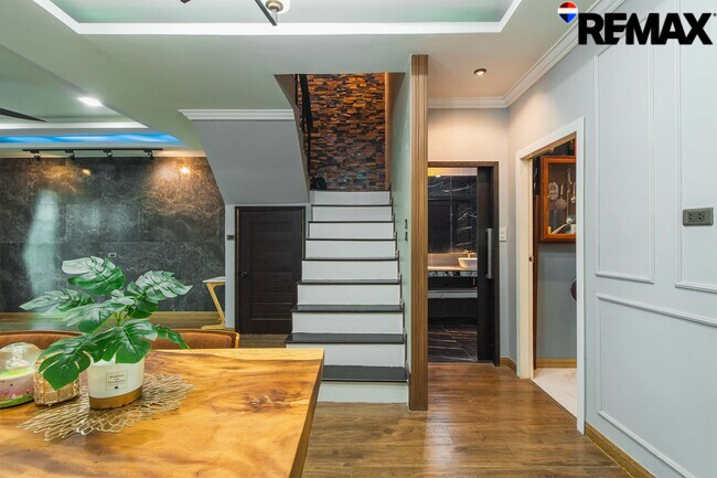 Townhome for sale next to Sala Thammasop Road. Thawi Watthana-Phutthamonthon Sai 2, good location, ready to decorate the ground floor. – รูปที่ 3