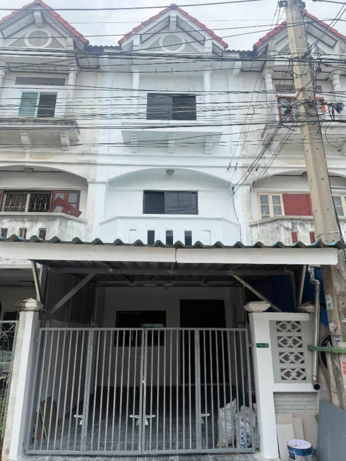 🏡3-story townhome, Sena Villa Village.