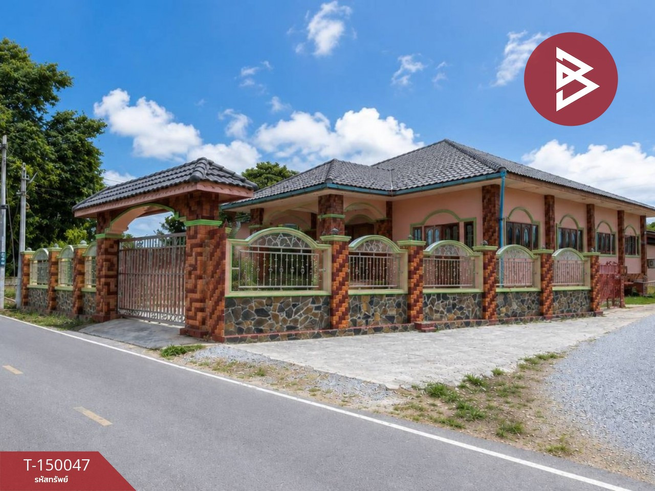 Single house for sale, area 1 rai, Ban Pong, Ratchaburi.