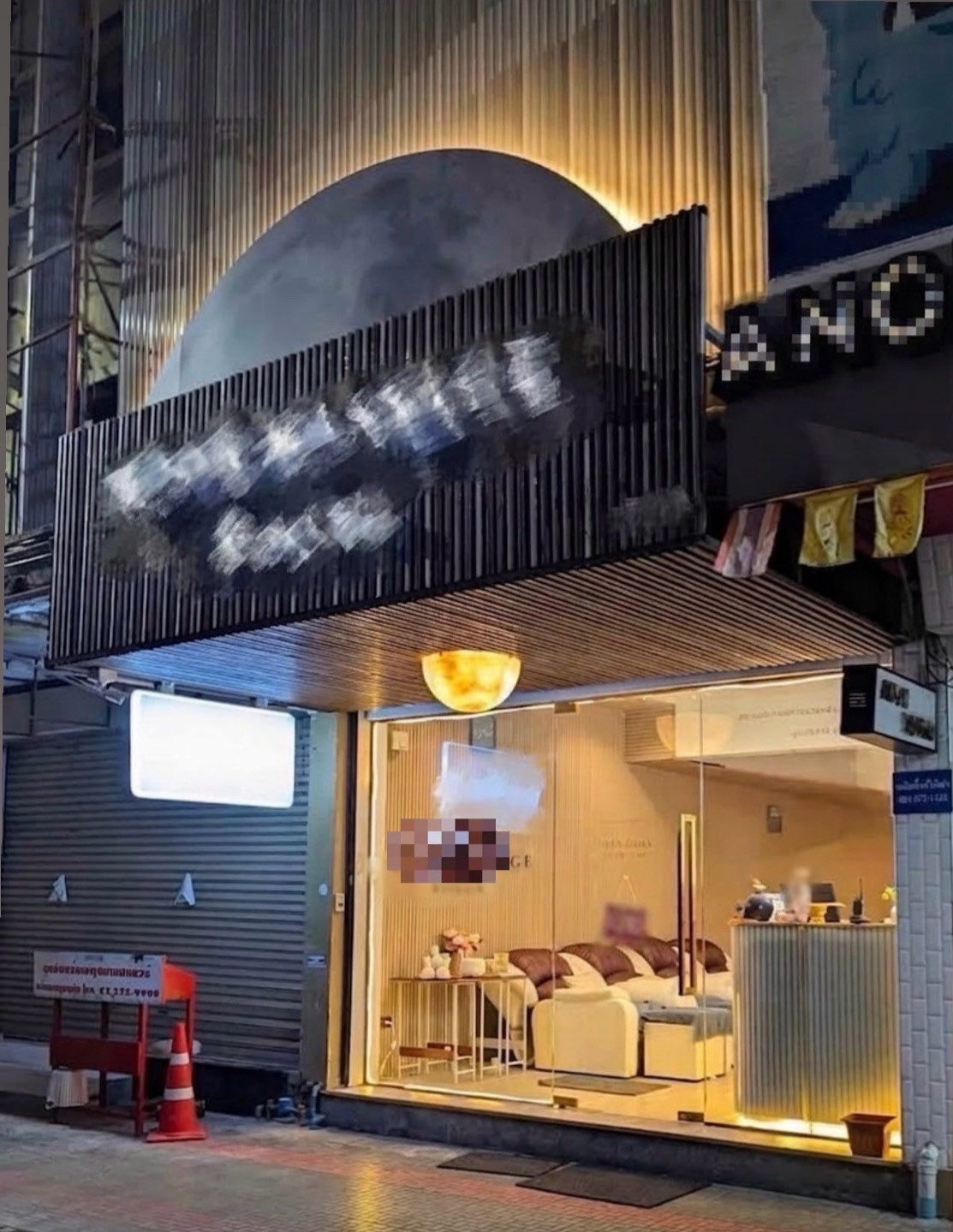📌 For Sale/Lease: Massage and Spa in Siam, near BTS, established customer base, six-figure monthly profit, 4-story building, predominantly foreign clientele. Includes 14 massage therapists and 3 receptionists. 📌 For Sale/Lease: Massage and Spa in Siam, near BTS, established customer base, six-figure monthly profit, 4-story building, predominantly foreign clientele. Includes 14 massage therapists and 3 receptionists.