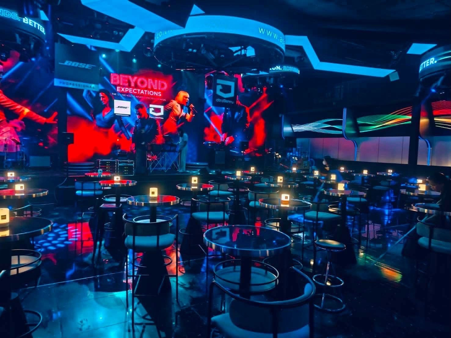 📌 For Rent: Night Club and Japanese Restaurant for rent, including equipment and sound system, in the heart of Ekkamai, on the main road. Prime location, no key money required. • Night Club: 525 sq m • Restaurant: 303 sq m. Can rent the entire property fo