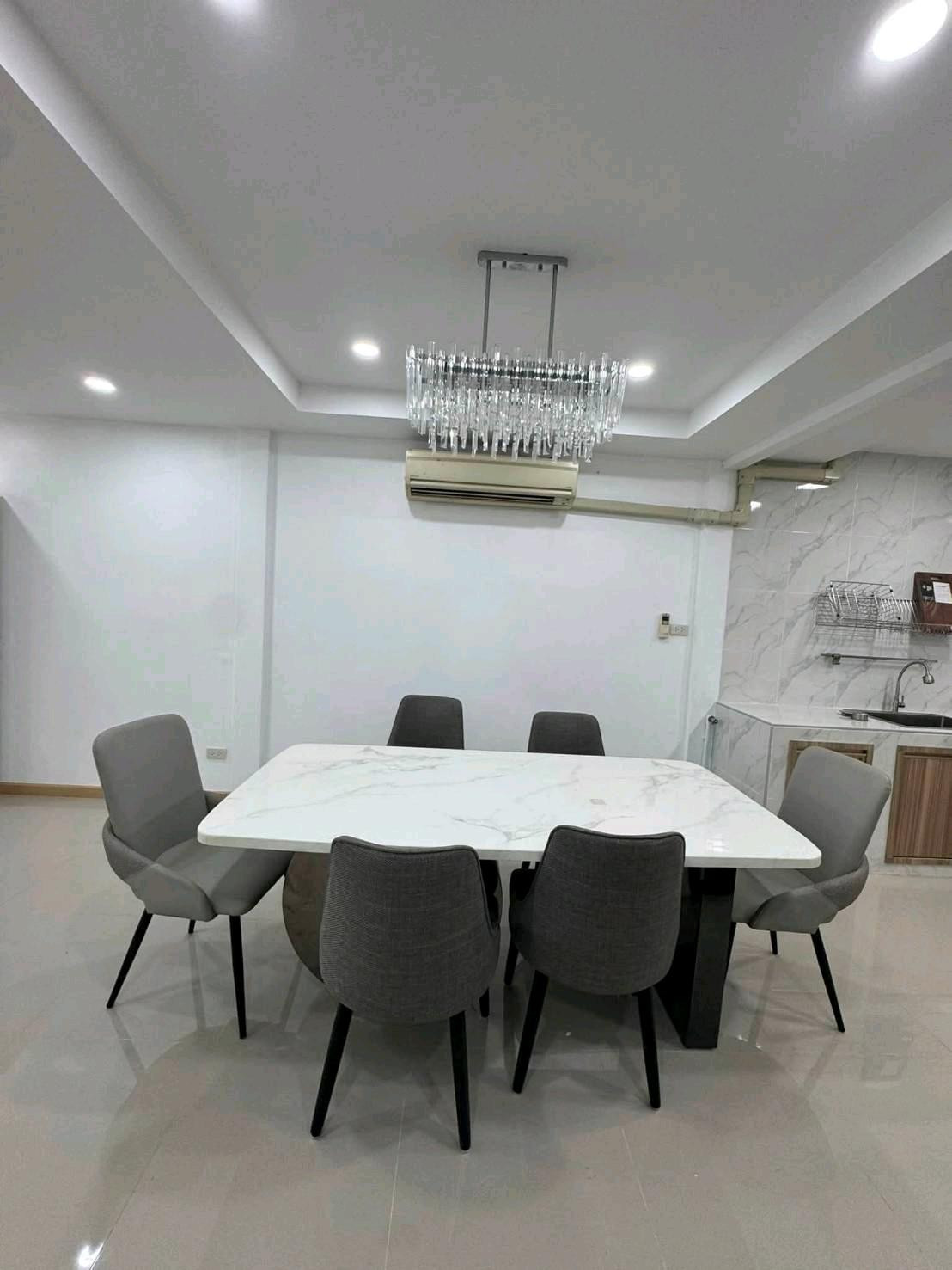 🔥 House for rent, Pracharat Bamphen, Huai Khwang, Ratchada | Renovated the whole house 🔥