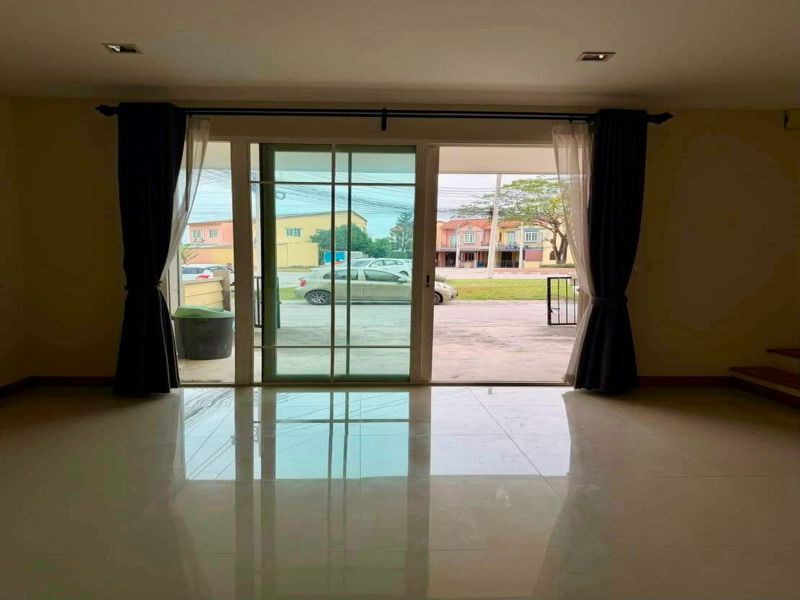 Golden Town Sriracha-Assumption: Corner townhome for rent, facing the park, 4 bedrooms. – รูปที่ 3