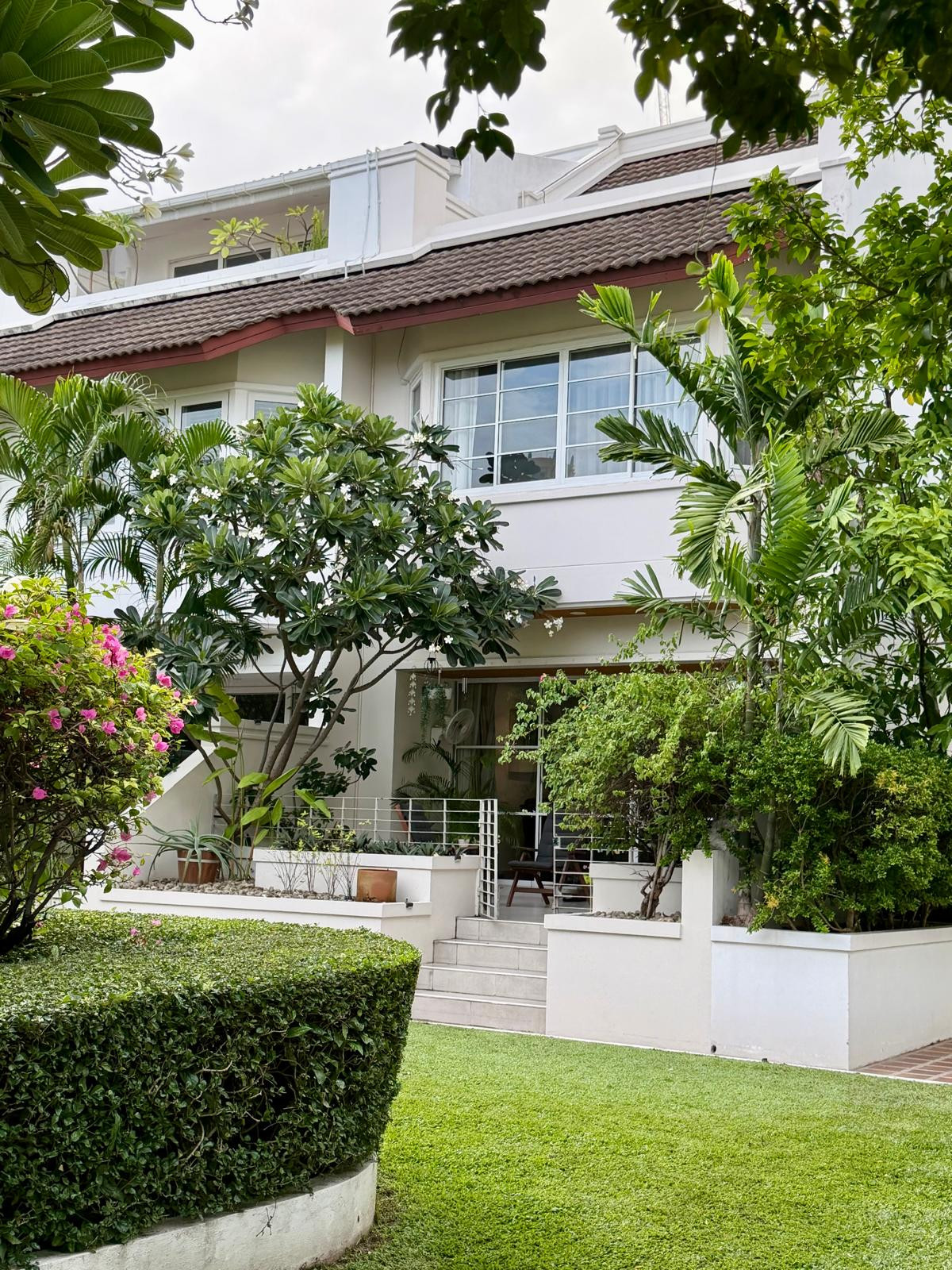 Spacious Townhouse For Sale at The Natural Place Spacious Townhouse For Sale at The Natural Place