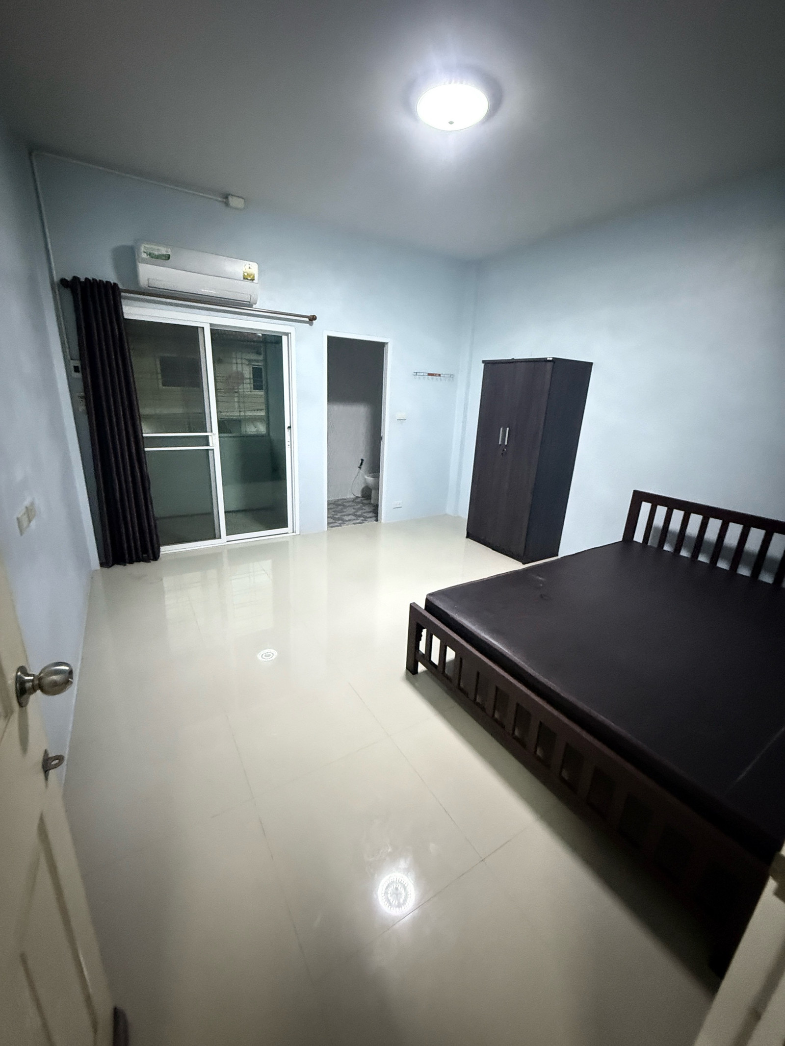 ขายกิจการหอพักทำเลให้ห้างเซนทรัลเวสเกต – รูปที่ 4