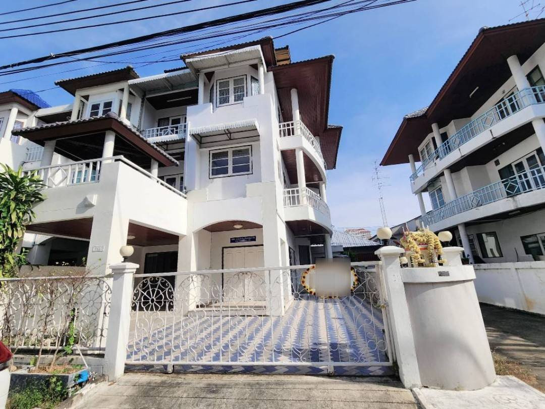ขายโฮมออฟฟิศ/ทาวน์โฮม 4ชั้น 49 ตรว.ห้องมุม ถ.อินทราภรณ์ พลับพลา วังทองหลาง กรุงเทพฯ ใกล้ ทาวน์ อิน ทาวน์ ขายโฮมออฟฟิศ/ทาวน์โฮม 4ชั้น 49 ตรว.ห้องมุม ถ.อินทราภรณ์ พลับพลา วังทองหลาง กรุงเทพฯ ใกล้ ทาวน์ อิน ทาวน์