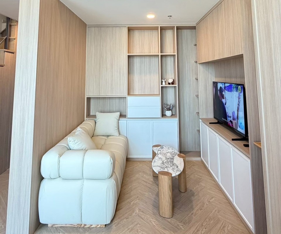 For rent: Siamese Rama 9 (40 sq m.), Duplex room, beautifully decorated, ready to move in.