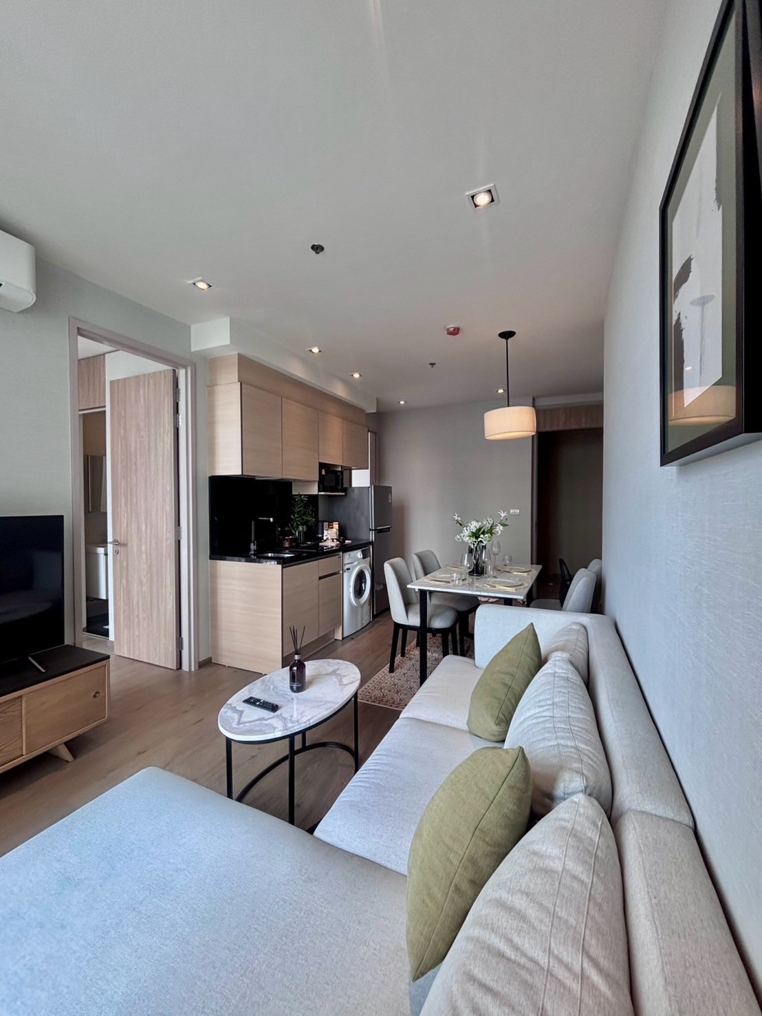 ขาย Park Origin Phrom Phong                            🔥 ราคาขาย    9.9  ล้านบาท   55.33  ตร.ม.  2 ห้องนอน 1 ห้องน้ำ                     ชั้น 27    Fully Furnished.                       EM DISTRICT , BTS พร้อมพงษ์  500 เมตร   – รูปที่ 3