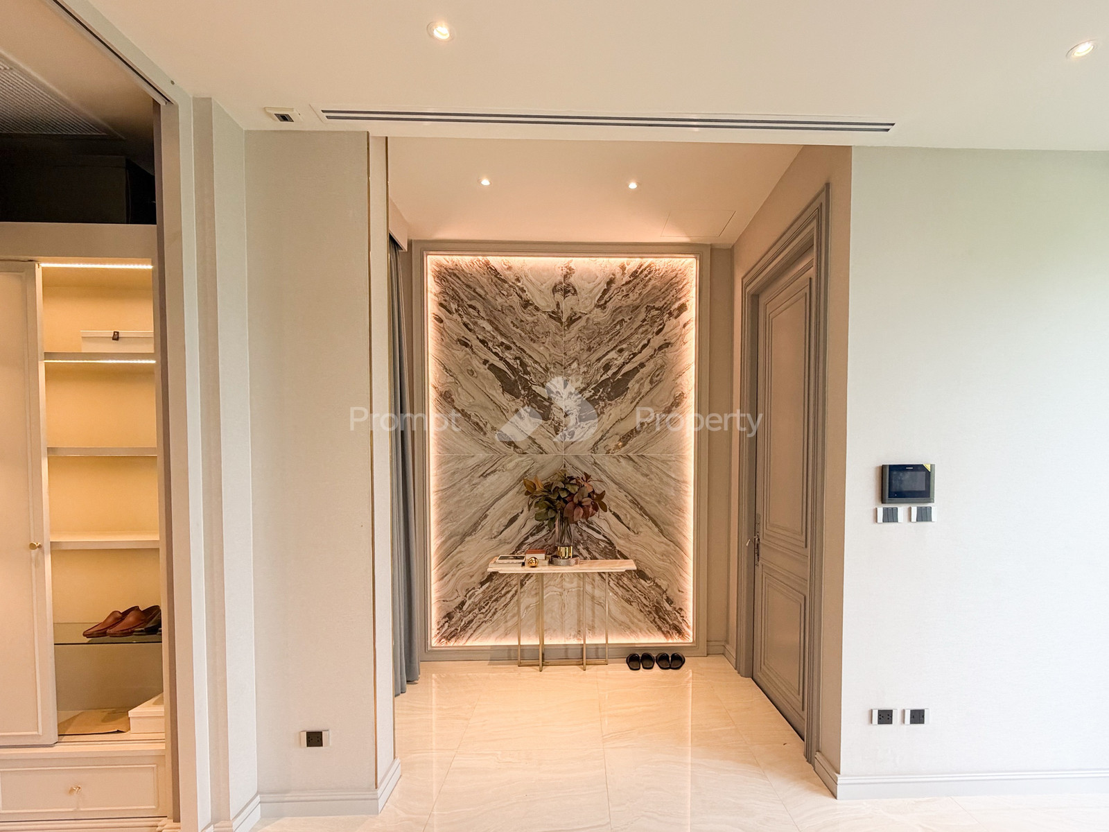 บ้านหรู Modern Luxury ติดสวนหลวงร.9 ใกล้พาราไดซ์พาร์ค   – รูปที่ 4