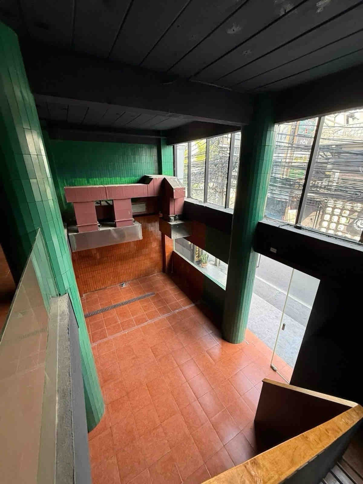 📌 Commercial shop for rent in the heart of Thonglor, 2 floors, 200 sq m. Suitable for: Restaurant, Cafe, Bar, Spa, Massage, Clinic, Office, and more. 📌 Commercial shop for rent in the heart of Thonglor, 2 floors, 200 sq m. Suitable for: Restaurant, Cafe, Bar, Spa, Massage, Clinic, Office, and more.