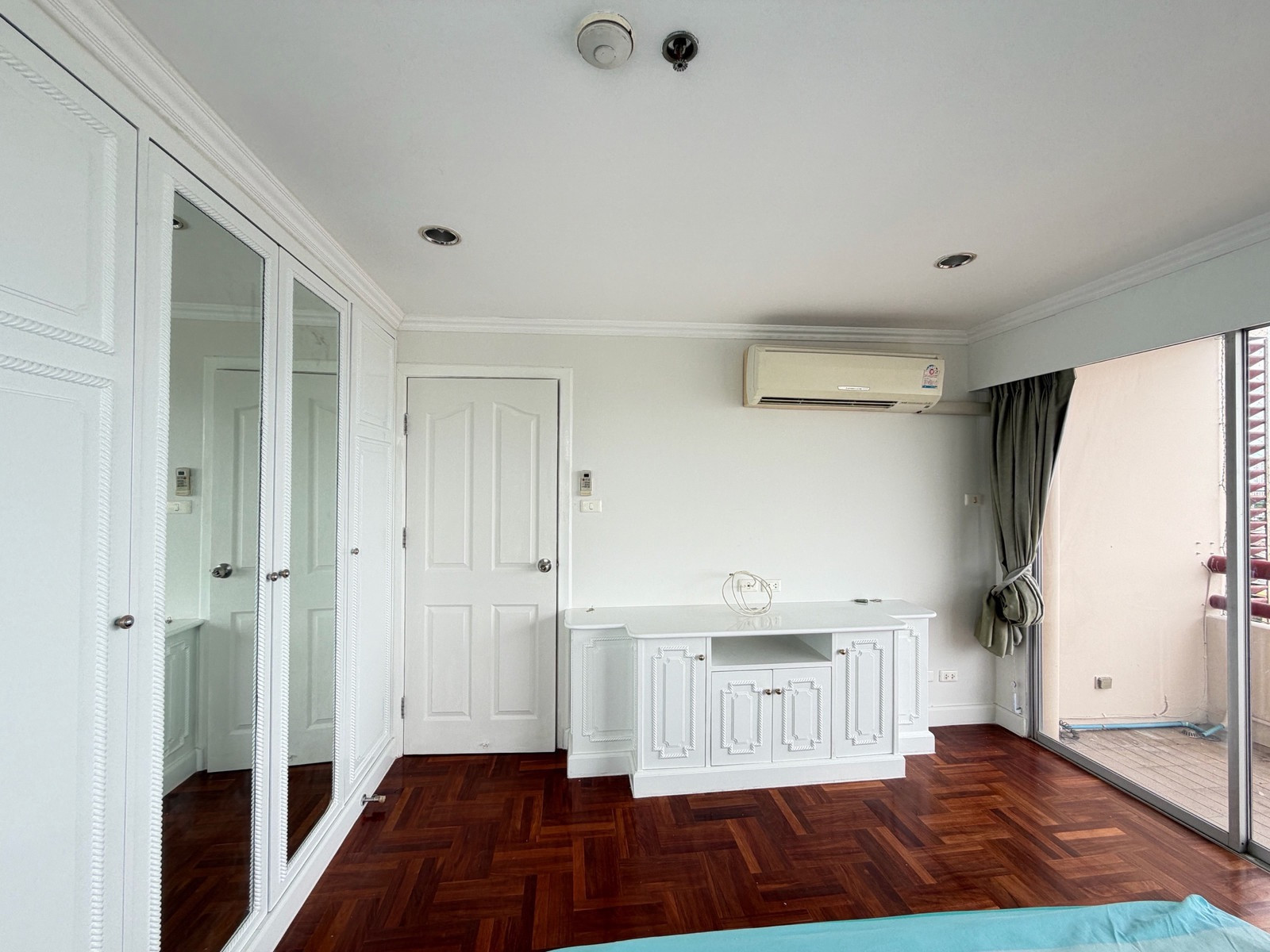 Condo for rent Master View Executive Place Condo for rent Master View Executive Place