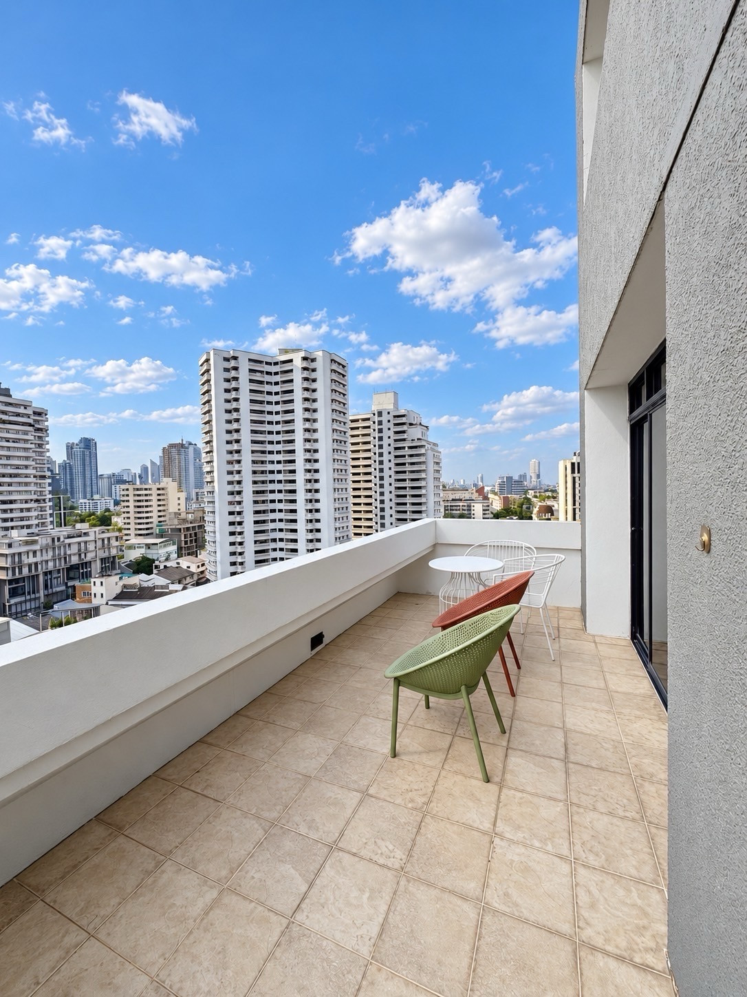 For Rent Pet Friendly Duplex Apartment in Thonglor - Phrom Phong , Sukhumvit Bangkok | Near BTS Station 1 Kilometers | Near Wells and XCL American School