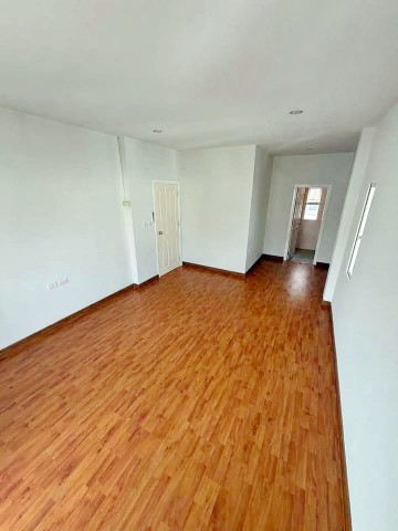 Kanchanaphisek Ladpladuk newly renovated detached house with 3 bed and 3 bath. 175 sq.m. usable area on 50 sq.wa. of land. Convenient – รูปที่ 4
