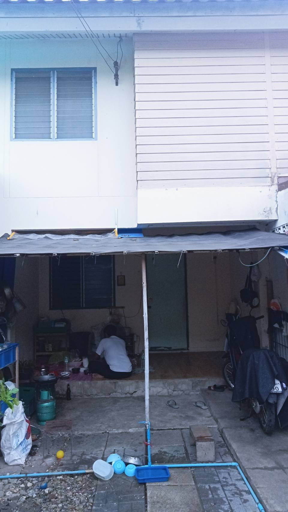 Selling at a loss, 2-story townhouse, Eua-Athorn Yuwittaya 12, Nong Chok, size 22 sq m, 2 bedrooms, 1 bathroom, empty house, sold as is, near Mahanakorn University of Technology.