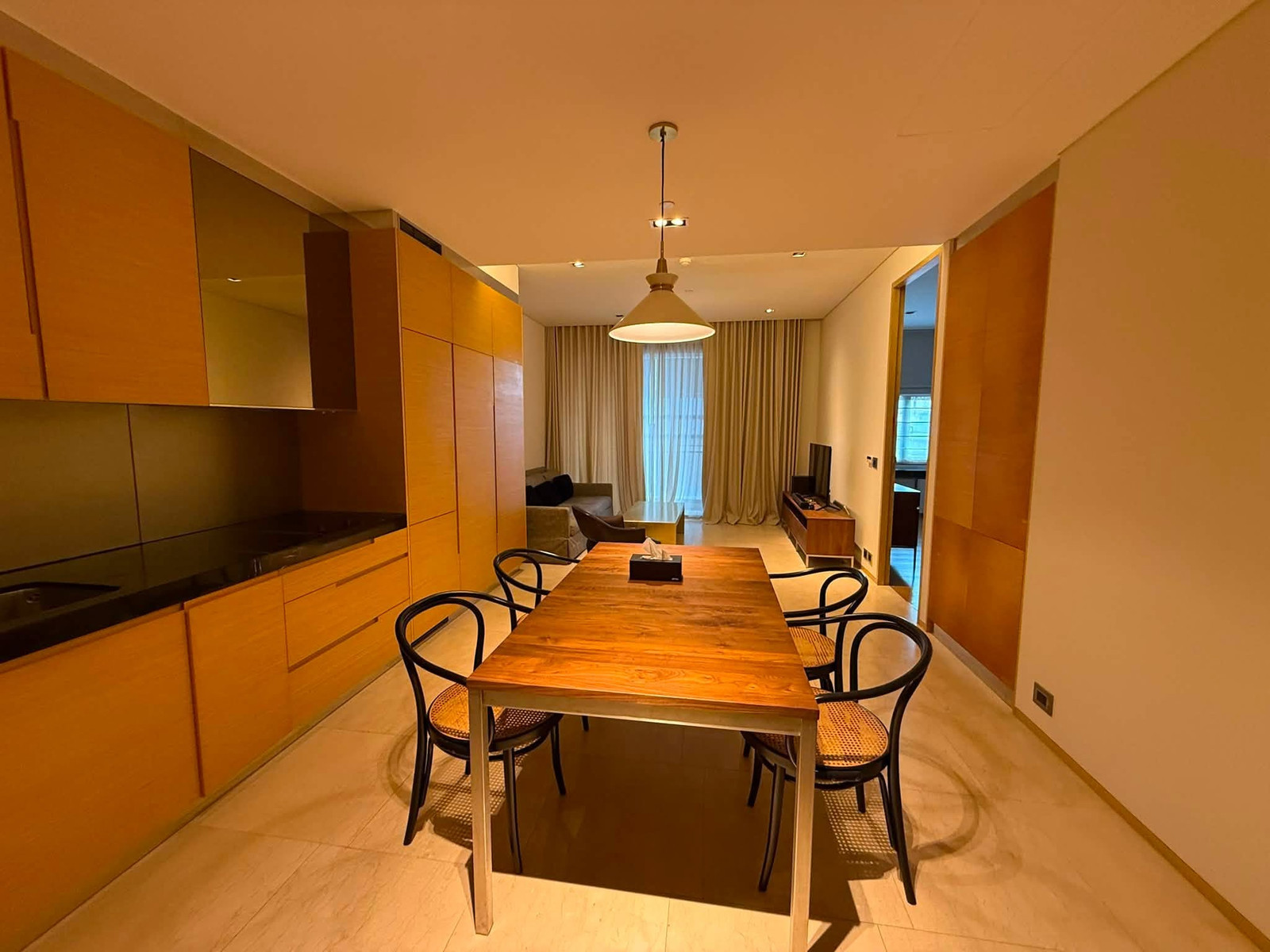 ✨ ห้องใหญ่ 1 ห้องนอน พื้นที่กว้าง บนทำเลศาลาแดง 📍 Saladaeng Residences