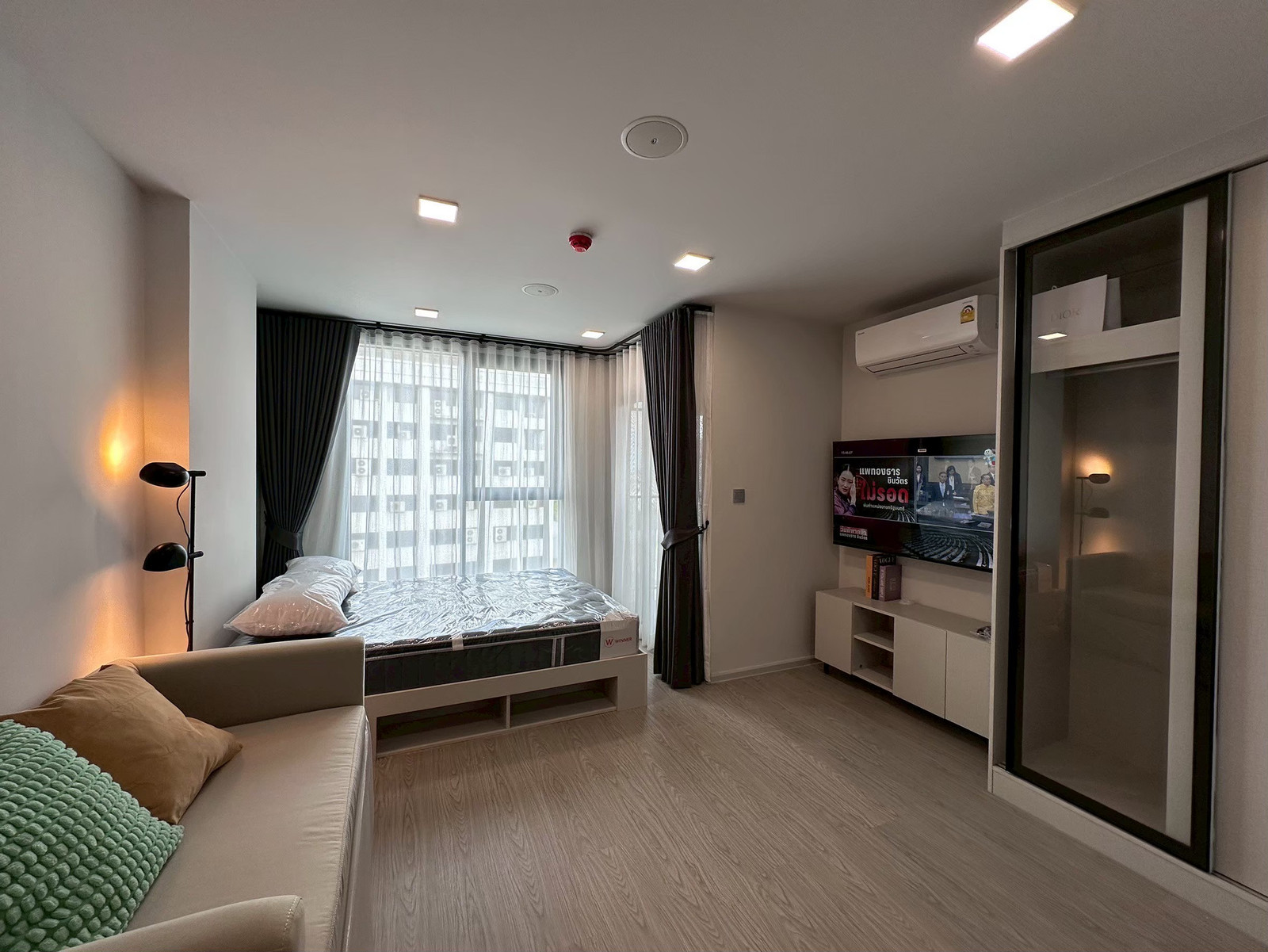 For rent: Atmoz Oasis Onnut, Atmoz Oasis Onnut, 24 sq m, 6th floor, complete with furniture + electrical appliances.