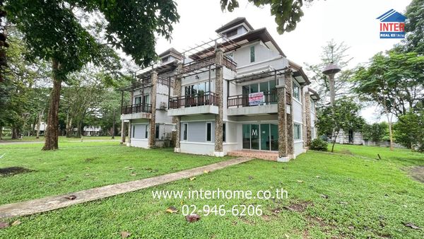 บ้านเเฝด 3 ชั้น 73.1 ตร.ว. โครงการภูเขางามรีสอร์ท ใกล้โรงเรียนบ้านดงวิทยาคาร ถนนทางหลวงแผ่นดินหมายเลข 3049 ถนนรังสิต-นครนายก เมืองนครนายก นครนายก 