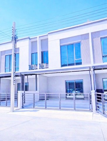 IKEA Bangna, 2-story townhouse for rent Mega Bangna 3beds 2baths 33,999THB/month. 2 km from Bangna E