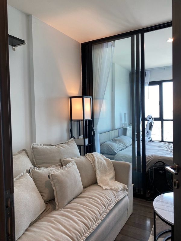 ขายคอนโด The Base Park West – Sukhumvit 77 พร้อมเฟอร์เจอร์ พร้อมเข่าอยู่