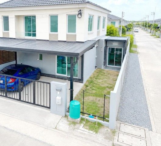 Corner Townhome Wongwaen Lamlukka Klong 5 Traiphat School 60 m Maruay Market Hathairat54 3Bed 2Bath7