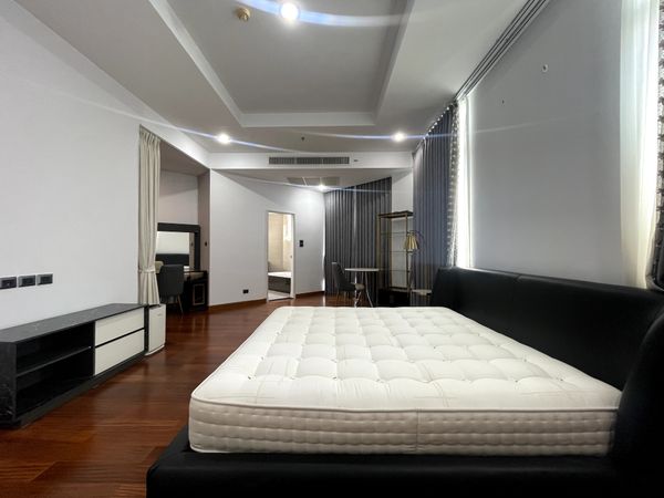Available FOR RENT - 4 BEDROOM 272 SQ.M - CALL NOW 094-641-5974 