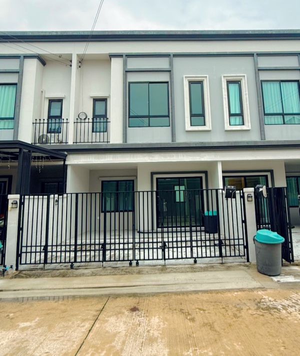 98354 - ขายทาวน์โฮมพรีเมียม หลังสุดท้ายในโครงการ!