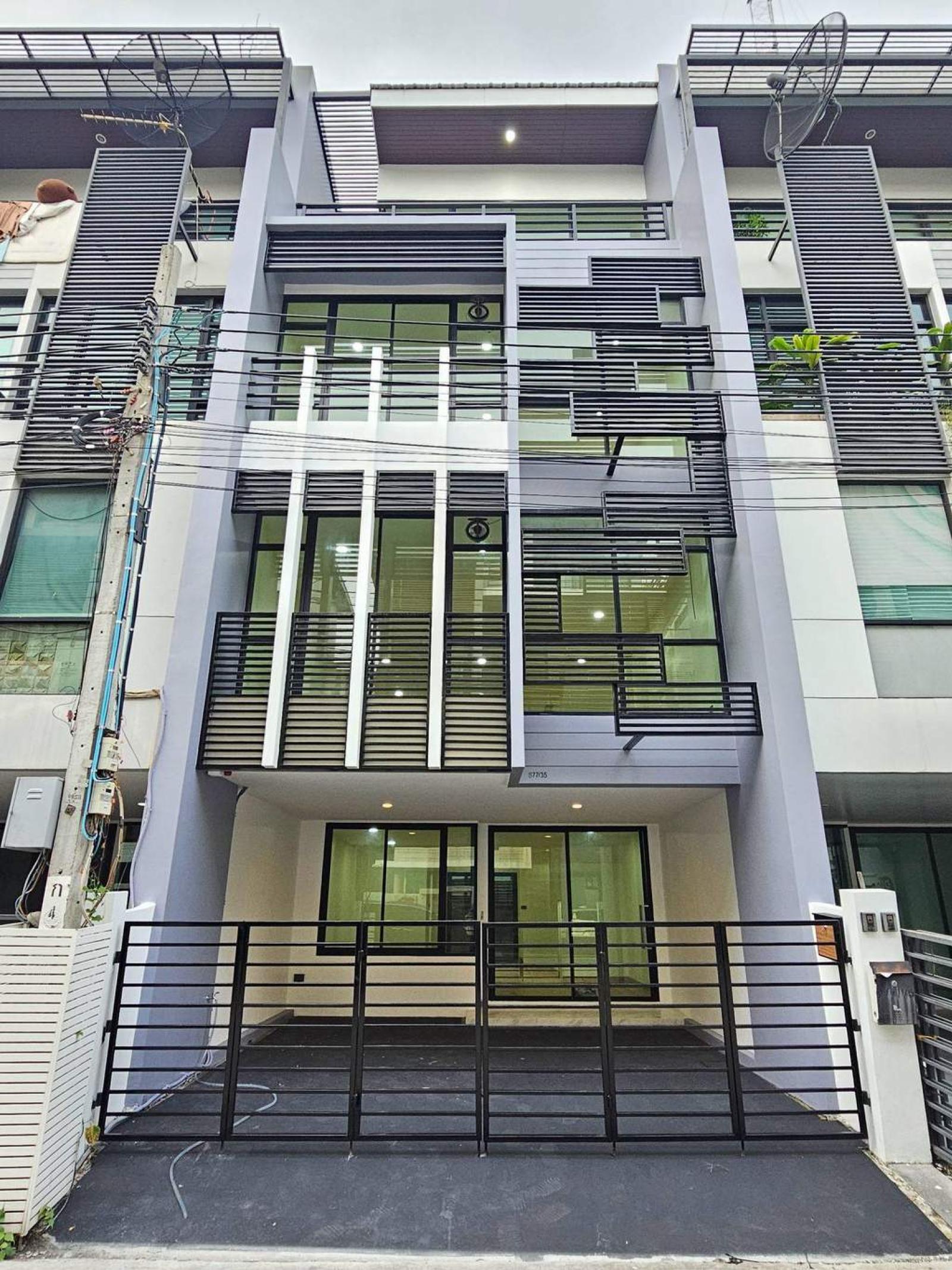 Nirvana @ Work Rama9 - Ramkamhang / 3 Bedrooms (FOR SALE) BZD275