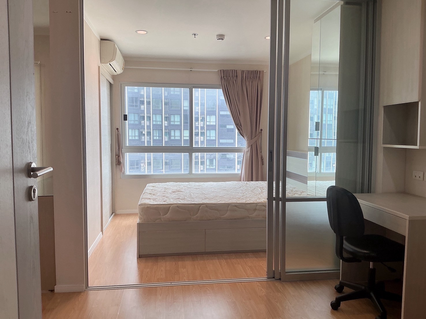 condo for rent:Lumpini Place Srinakarin Hua Mak Station