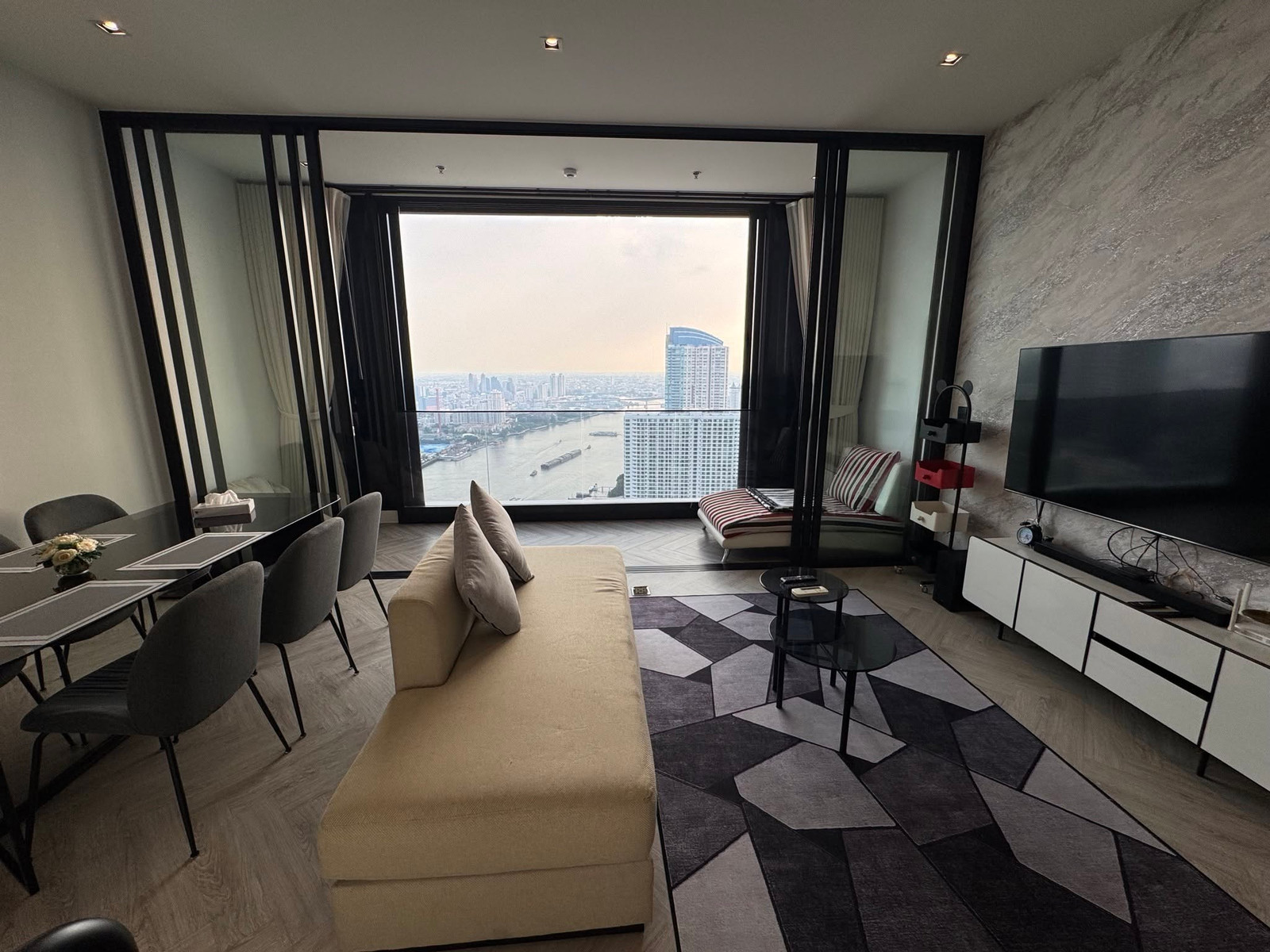 For rent Chapter Charoennakorn - Riverside 2BED คอนโดหรูริมน้ำเจ้าพระยา ตกแต่งครบ พร้อมเข้าอยู่ ใกล้ BTSกรุงธนบุรี -RW008432 – รูปที่ 2
