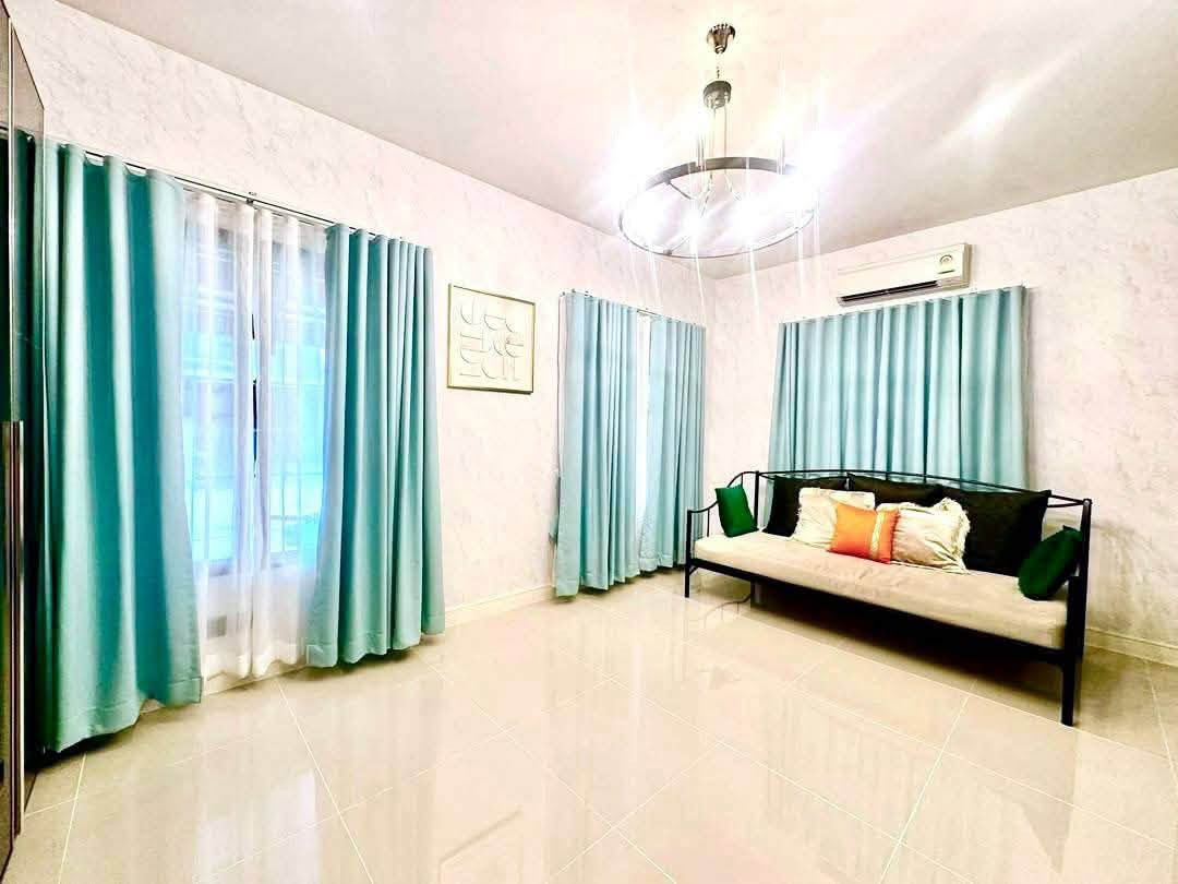 ให้เช่า - บ้านเดี่ยว เศรษฐสิริ กรุงเทพกรีฑา บ้านพึ่งรีโนเวทปีที่แล้ว ไม่เคยปล่อยเช่ามาก่อน ตกแต่งสวย สไตล์ modern luxury – รูปที่ 2