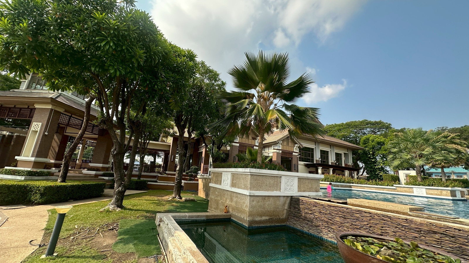 2-story detached house for rent, corner house, Setthasiri Village, Seri Thai, good location, fully furnished. Renovate the whole house – รูปที่ 4