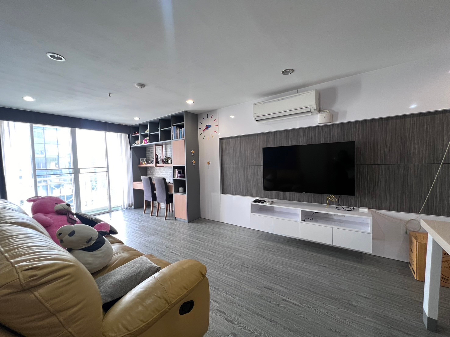 ✨ 2 ห้องนอน | ชั้นสูง วิวสวย ฟังก์ชันลงตัว บนทำเลอโศก 📍 Asoke Place – รูปที่ 2