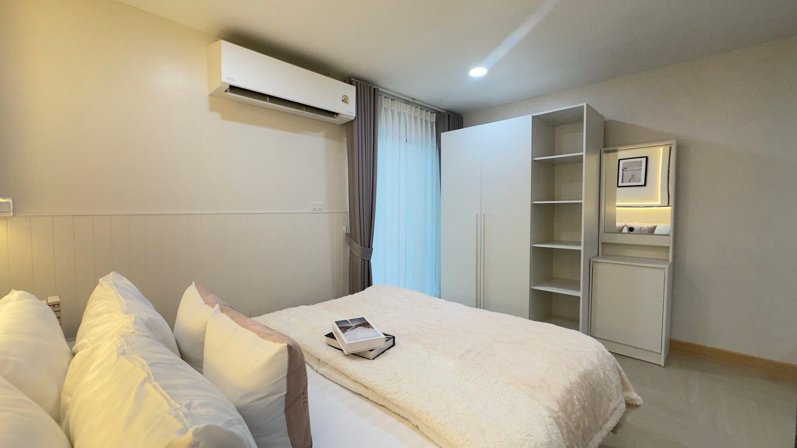 🎁 ห้องตกแต่งใหม่ พร้อมเฟอร์ครบยกเซ็ต  📈💰 ใครมองหาห้องไว้ลงทุน ลองดูตัวนี้! 🏙️ Regent Home 7/2 บางนา ทำเลบางนา ใกล้แหล่งงาน ห้าง โรงพยาบาล และสถานที่จัดงานสำคัญ – รูปที่ 2