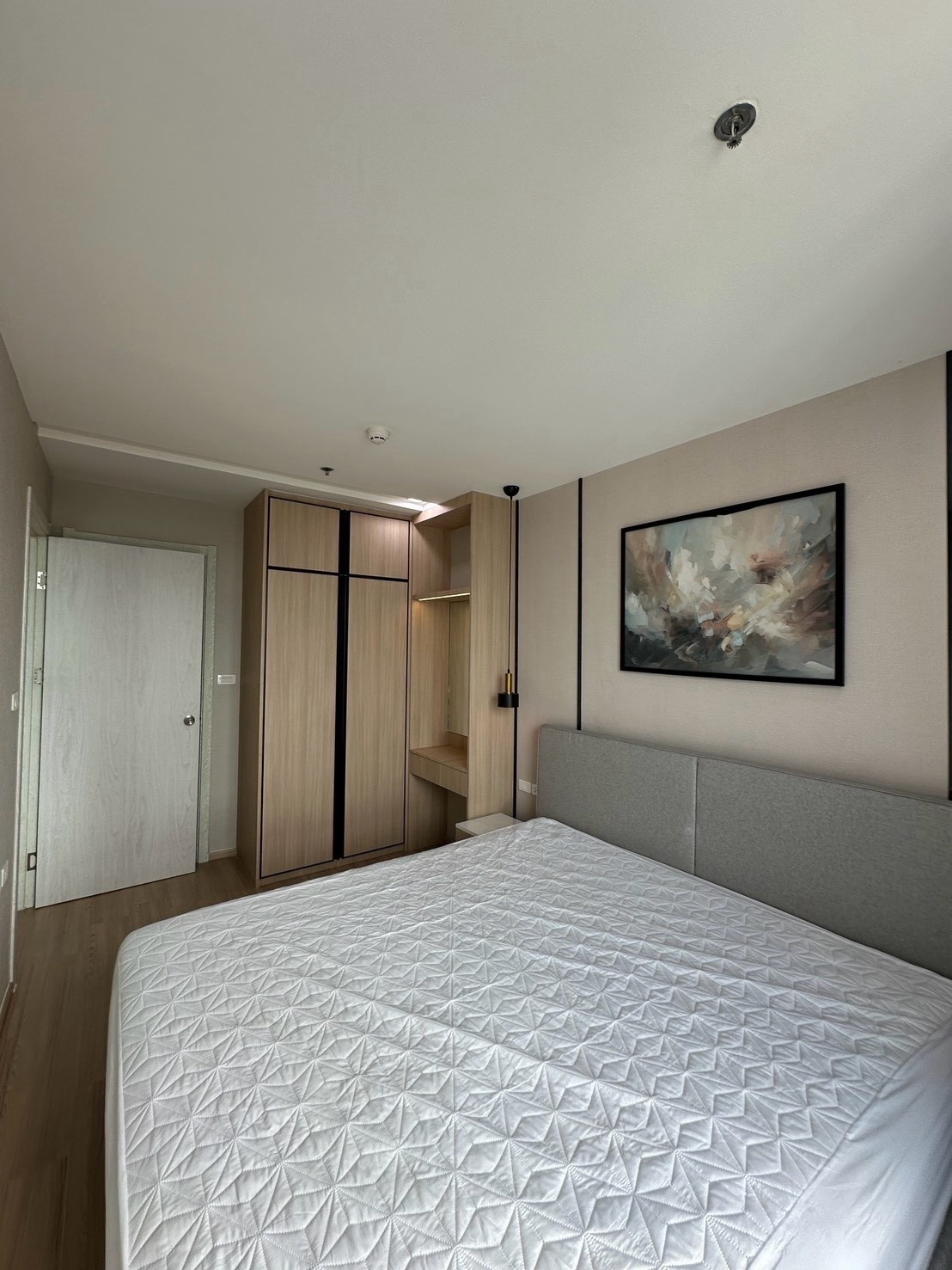 วิวตัวเมืองชั้น 30 อันน่าทึ่ง | 2BR/2BA ชั้นสูงที่ Artemis สุขุมวิท 77 – รูปที่ 4