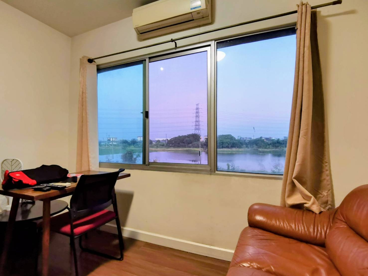 ทาวน์โฮม ห้องมุม 3 ชั้น ติดถนนเทพารักษ์  2.65 ล้าน – รูปที่ 4
