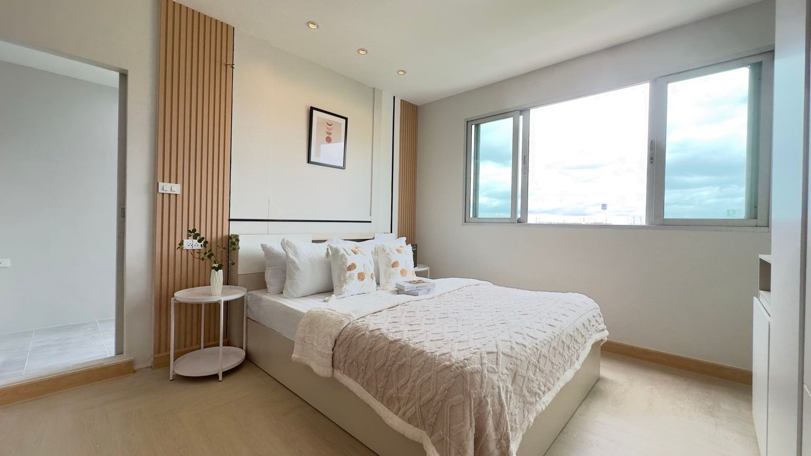 The price is very high 🏡 Condo D Condo On Nut - Suvarnabhumi. Looking for a condo for your first home. Take a look at this room now. Installments starting at just 6 gray bills. The price is very high 🏡 Condo D Condo On Nut - Suvarnabhumi. Looking for a condo for your first home. Take a look at this room now. Installments starting at just 6 gray bills.