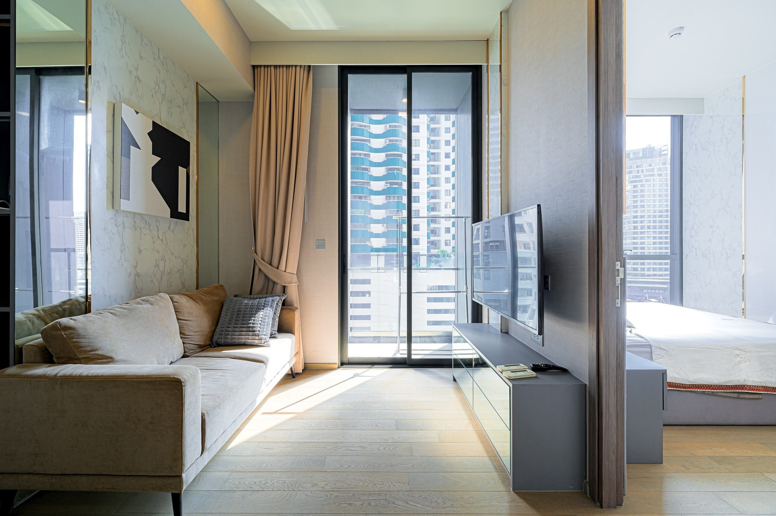 NSJ: Celes Asoke, Condo, 35 sq.m., 1 Bedroom, 1 Bathroom, Selling Price THB 8.9 million, Current Rental Price THB 35,000/month
