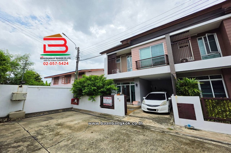 ทาวน์โฮม 2 ชั้น (หลังริม) เนื้อที่ 28.4 ตร.ว. เดอะ ฟรอนท์ วัชรพล : The Front Watcharaphon ซอยคุณพ่อลบนาคอุไร ถนนวัชรพล แขวงท่าแร้ง เขตบางเขน – รูปที่ 2