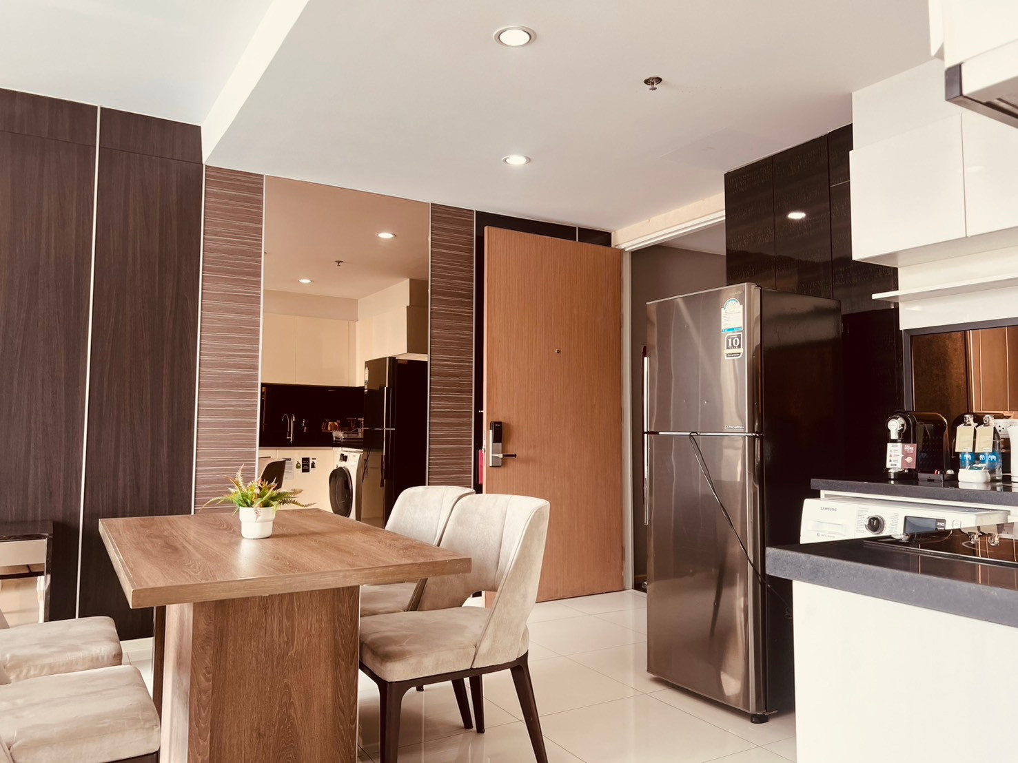Sale / Selling 4,900,000 baht, 53 sq m, only 92,000 per sq m, Ekkamai location!!! Sale / Selling 4,900,000 baht, 53 sq m, only 92,000 per sq m, Ekkamai location!!!