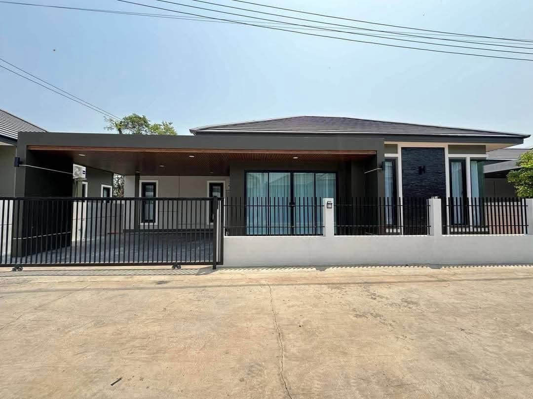 House for rent, Thong Sarin Village, Bueng Kaen Nakhon.