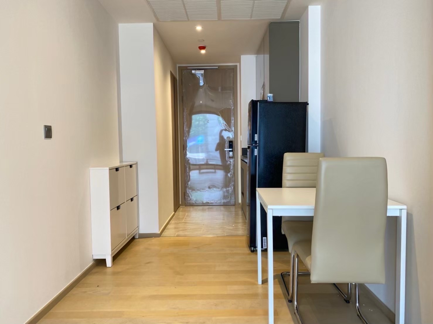 Ashton Asoke Rama9  ตรงข้าม Central Rama 9  For rent !!! 🔥 🔥Hot deal only 31,000 baht 🔥 ( from  ❌35,000 )  ✅Size 42 sqm 1 bed 1 bath 🛀  ✅Fully finished  ✅ Ready to move in   ✅เครื่องใช้ไฟฟ้าครบ ห้องตรงปก  ✅ วิวดี มุมสวย  ✅พร้อมอยู่ ห้องเป๊ะตรงปก   🙏 – รูปที่ 4