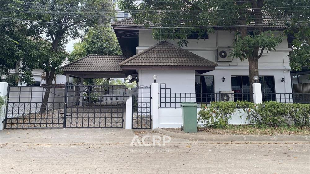 Home Office for Rent 12 rooms Ekkamai-Ramintra Pracha Uthit Mengjai 
