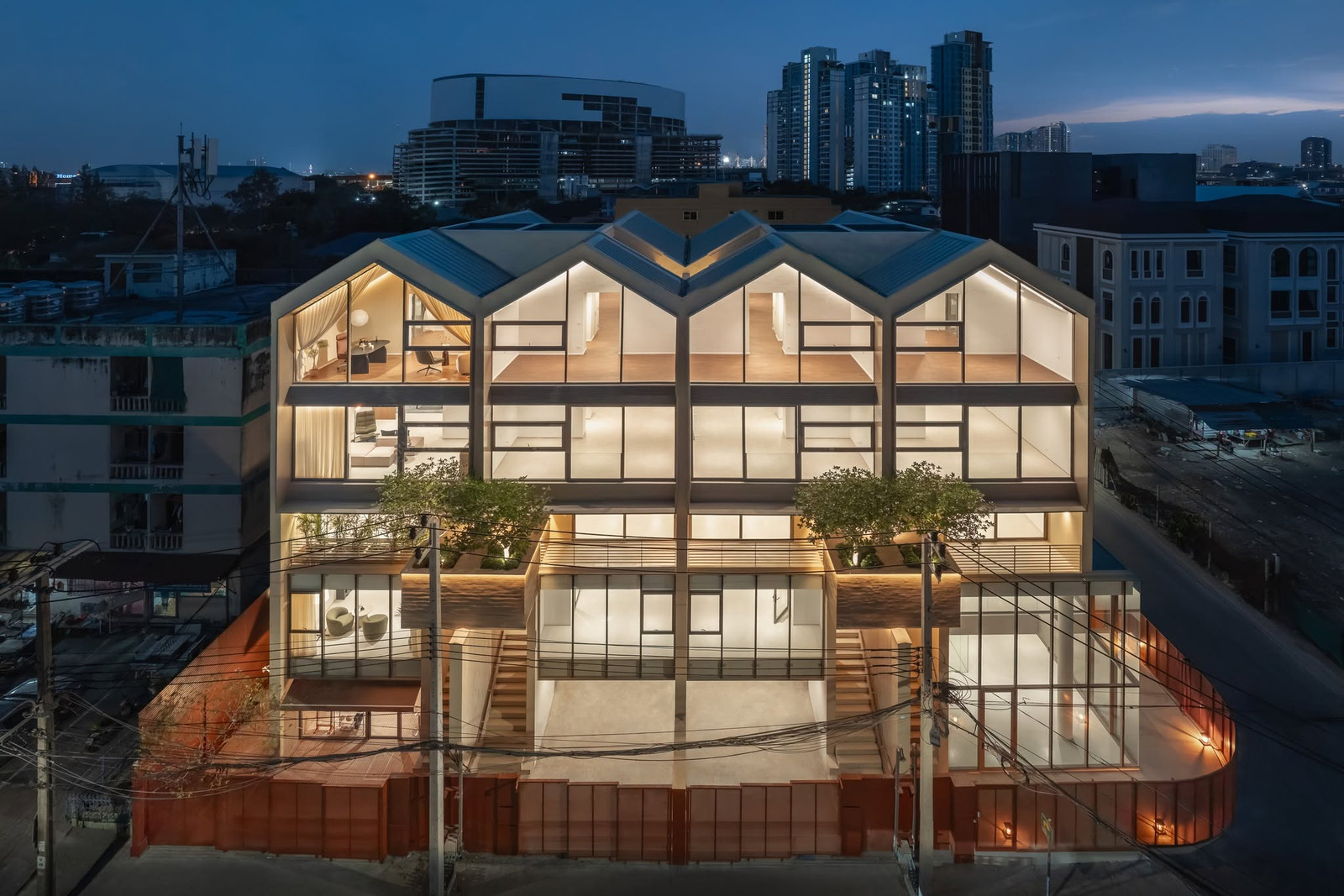 For Rent / Sale, ✨ Brand-New 4.5 Storey Home Office, Usable area 430 sqm. 🚝 Near BTS Udom Suk 📍 Sukhumvit 101/1 – รูปที่ 4