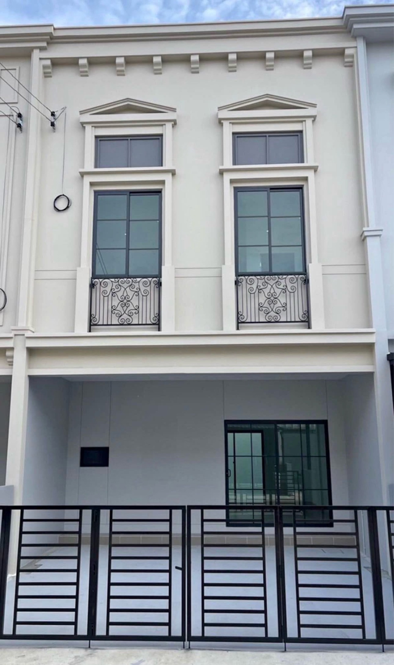 Townhome for rent Siri Place Phatthanakan | 4 bedrooms near Charter International School Townhome for rent Siri Place Phatthanakan | 4 bedrooms near Charter International School