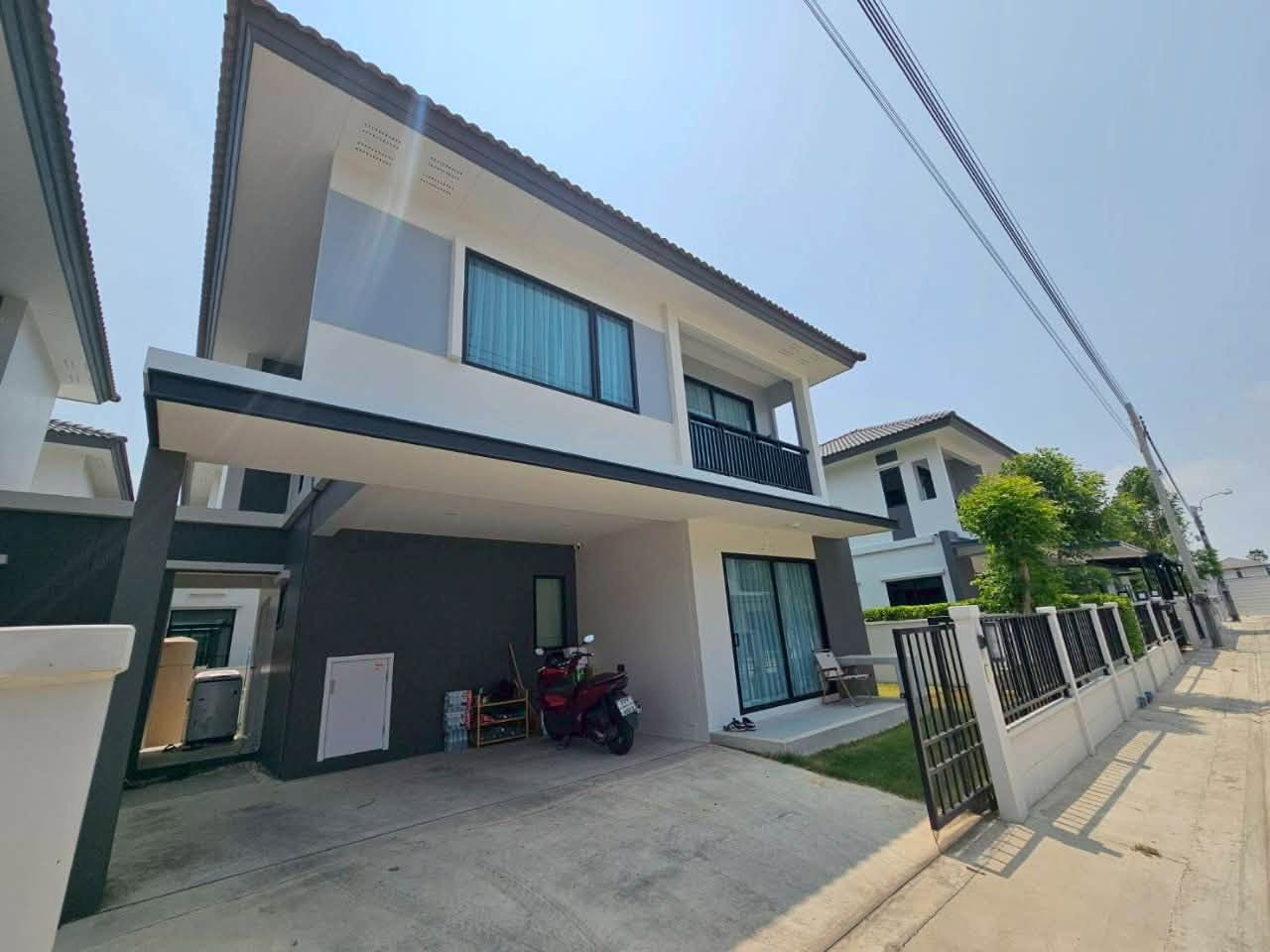 ให้เช่า/ขาย 39.7ตรว 3นอน3น้ำ บ้านเดี่ยว 2 ชั้น บริทาเนีย บางนา-สุวรรณภูมิ กม26 ให้เช่า/ขาย 39.7ตรว 3นอน3น้ำ บ้านเดี่ยว 2 ชั้น บริทาเนีย บางนา-สุวรรณภูมิ กม26