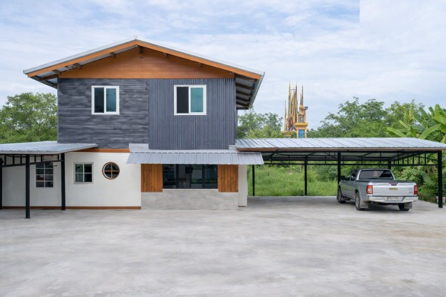 Near Wat Thep Mongkol 400 m. Sukhabhiban 1 Road. UdonThani Two story detached house for rent 2 bed